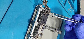 iPhone X Battery replacement center in doha